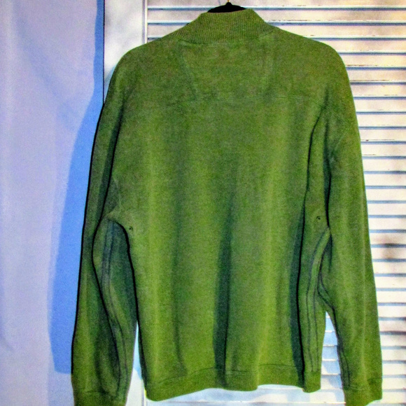 Donating 2/1 Tommy Bahama Md Reversible Sweatshirt - Picture 2 of 8